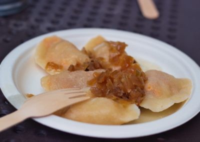 Frische Piroggen (Pierogi) sind ein willkommener Snack (Bild: Hannes von Bargen)